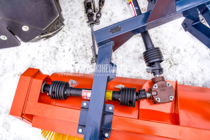 Купить Щетка коммунальная механическая от ВОМ, стандартная ширина захвата 1800мм(2 кардана, колеса 5*10) БЗ в компании Русбизнесавто - изображение 6