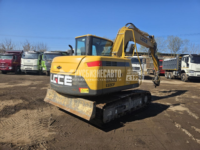 Купить Экскаватор гусеничный LGCE E690F двухпоточная  гидролиния б/у (2024 г.в., 1038 м.ч)(0010) в компании Русбизнесавто - изображение 3
