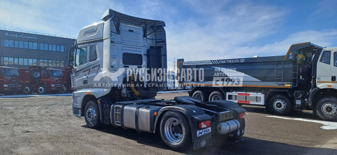 Купить Седельный тягач FAW J7 4x2, б/у (2023 г., 82 931 км.)(1431) новая резина задняя ось в компании Русбизнесавто - изображение 3