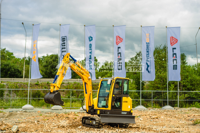 Купить Экскаватор гусеничный LGCE E635F (Квик-каплер гидравлический) в компании Русбизнесавто - изображение 0