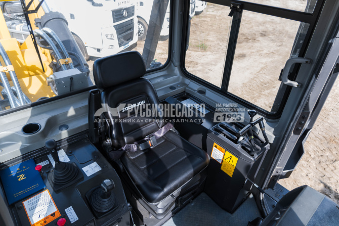 Купить Бульдозер гусеничный ZOOMLION ZD320-3 (ROPS, кондиционер, гусеница 560мм, однозубый рыхлитель) в компании Русбизнесавто - изображение 6
