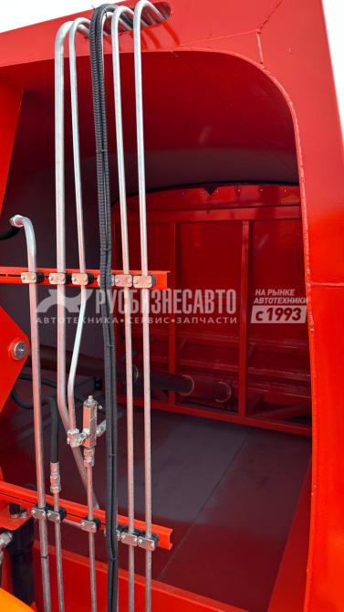 Купить КО-427-72 на шасси КАМАЗ 53605-3950-48 Мусоровоз с задней загрузкой, портал, 18,5 м3 в компании Русбизнесавто - изображение 7