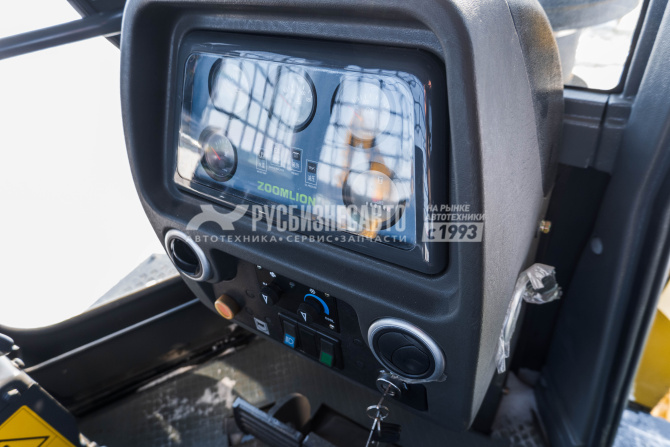 Купить Бульдозер гусеничный ZOOMLION ZD160F-3 (лесник, кондиционер, гусеница 560мм, трёхзубый рыхлитель) в компании Русбизнесавто - изображение 6