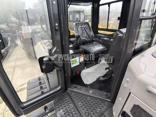 Купить Бульдозер гусеничный ZOOMLION ZD260GMGP (кондиционер, гусеница 910мм, без рыхлителя) в компании Русбизнесавто - изображение 9