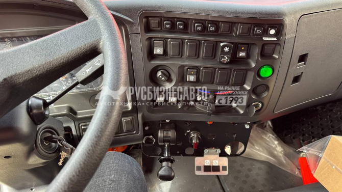 Купить КО-427-72 на шасси КАМАЗ 53605-3950-48 Мусоровоз с задней загрузкой, портал, 18,5 м3 в компании Русбизнесавто - изображение 3