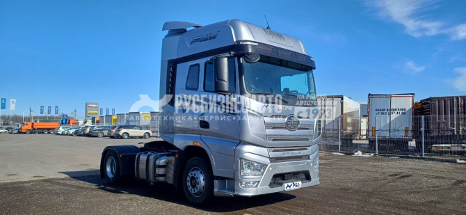 Купить Седельный тягач FAW J7 4x2, б/у (2023 г., 82 931 км.)(1431) новая резина задняя ось в компании Русбизнесавто - изображение 0