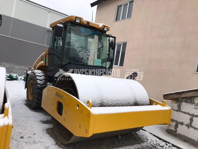 Купить Каток грунтовый вибрационный XCMG XS143J б/у (2020 г., 2269 м.ч.) в компании Русбизнесавто - изображение 2