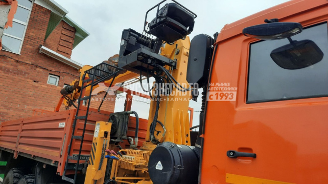 Купить КМУ КАМАЗ 43118-23027-50 + SOOSAN SCS866LS+бур 400мм.+борт ст.6.2м. б/у (2021г., 7 000 км., 250 м/ч) в компании Русбизнесавто - изображение 2