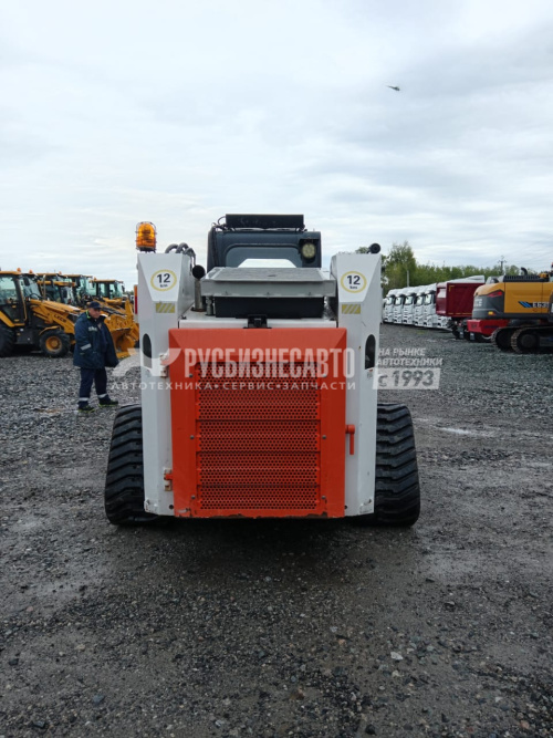 Купить МИНИ-ПОГРУЗЧИК ГУСЕНИЧНЫЙ BULL SLC1500 б/у с виброплитой Delta (2023 г.в., 267 м*ч) (3129) в компании Русбизнесавто - изображение 1