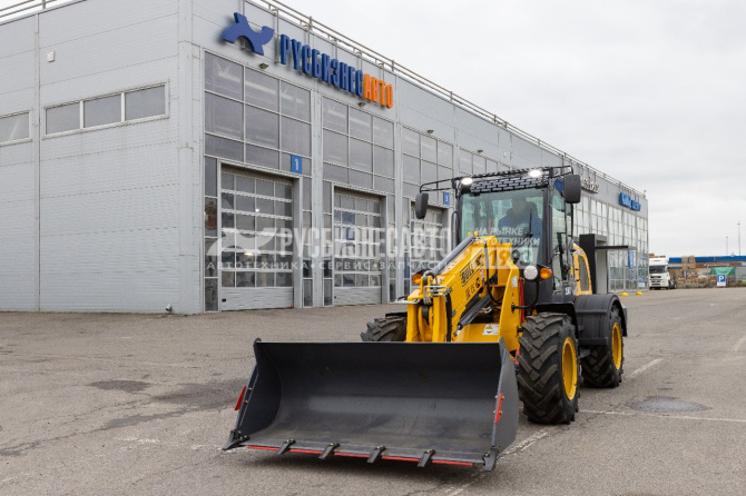 Купить Погрузчик фронтальный с телескопической стрелой BULL SL250T в компании Русбизнесавто - изображение 0