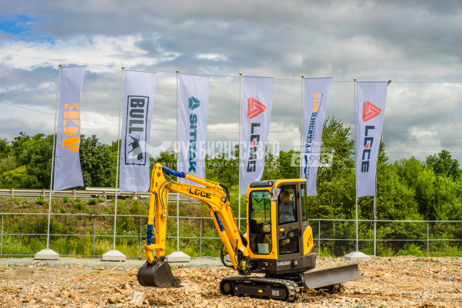 Купить Экскаватор гусеничный LGCE ER636F (Квик-каплер гидравлический) в компании Русбизнесавто - изображение 1