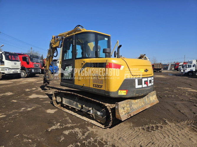 Купить Экскаватор гусеничный LGCE E690F двухпоточная  гидролиния б/у (2024 г.в., 1038 м.ч)(0010) в компании Русбизнесавто - изображение 5