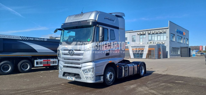 Купить Седельный тягач FAW J7 4x2, б/у (2023 г., 82 931 км.)(1431) новая резина задняя ось в компании Русбизнесавто - изображение 1