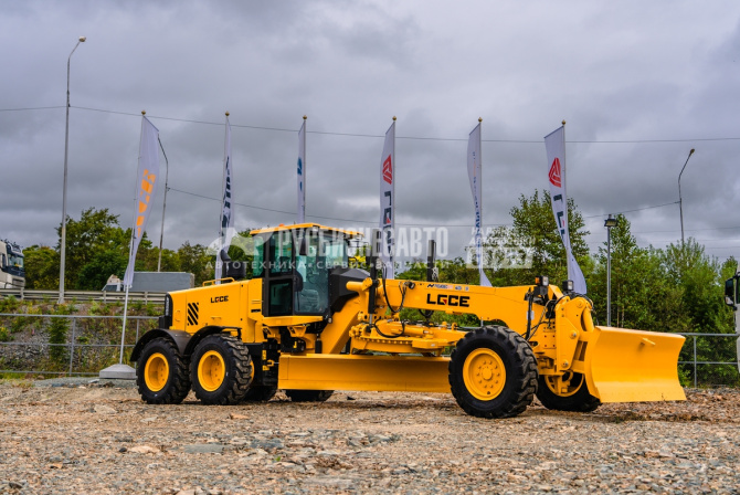 Купить Автогрейдер LGCE G9220F AWD (полный привод, передний отвал, средний отвал) в компании Русбизнесавто - изображение 0