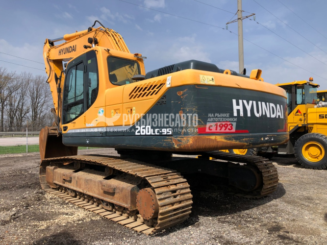 Купить Экскаватор гусеничный HYUNDAI R260LC-9S б/у (2014 г., 14 500 м.ч.) в компании Русбизнесавто - изображение 0