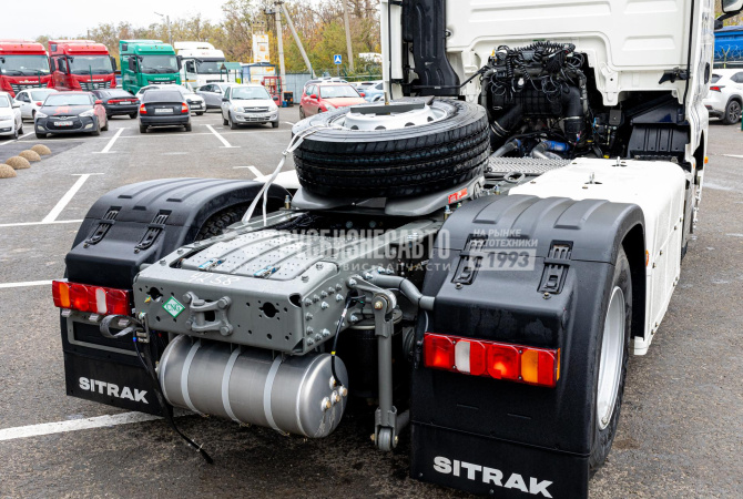 Купить Тягач SITRAK C7H LUX 4x2 ( ZZ4186V391HE1C ) / без АДР с КОМ / КПГ / CNG (сжат.метан) в компании Русбизнесавто - изображение 5