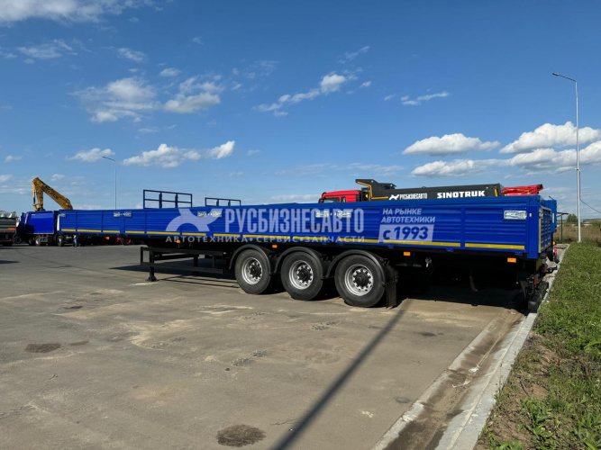 Купить Полуприцеп бортовой МАЗ 975830-2010 трехосный, пневм в компании Русбизнесавто - изображение 1