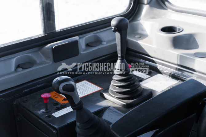 Купить Бульдозер гусеничный ZOOMLION ZD320-3 (кондиционер, гусеница 560мм, однозубый рыхлитель) в компании Русбизнесавто - изображение 10