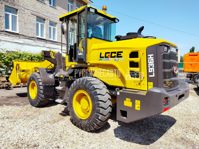 Купить Погрузчик фронтальный LGCE L936H (ковш 1,8 м челюстной, доп. линия) в компании Русбизнесавто - изображение 1