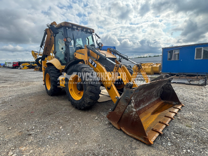 Купить Экскаватор-погрузчик STI 4CX б/у (2022 г., 2 261 м.ч.)(1297) в компании Русбизнесавто - изображение 0