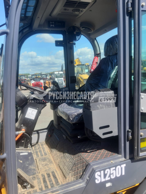 Купить ПОГРУЗЧИК ФРОНТАЛЬНЫЙ С ТЕЛЕСКОПИЧЕСКОЙ СТРЕЛОЙ BULL SL250T б/у (2023г;92 м/ч)(2459) в компании Русбизнесавто - изображение 1