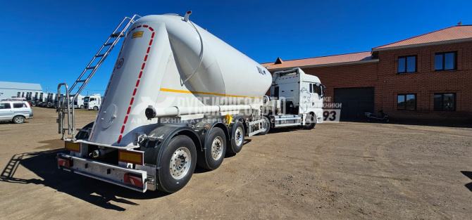 Купить ППЦ материаловоз (цемент, мука, комбикорм)  BULL (30 м3, 3 оси SAF, WABCO, компр. 12м3/мин) в компании Русбизнесавто - изображение 1