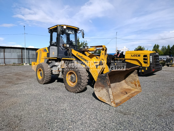 Купить Фронтальный погрузчик LIUGONG CLG835H б/у (2021г;2 941м/ч)(0612) в компании Русбизнесавто - изображение 0