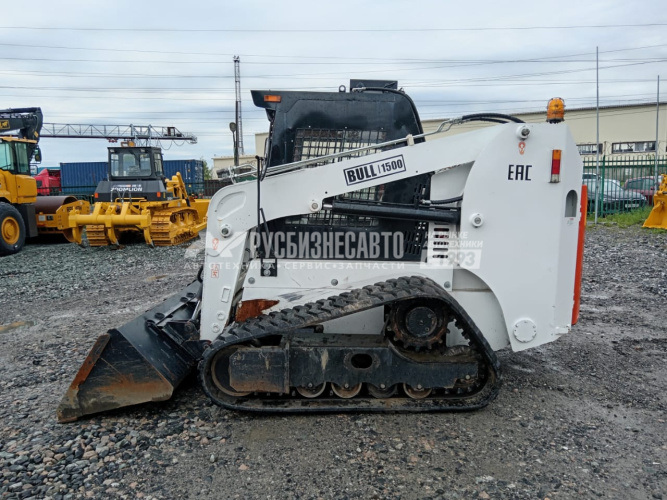 Купить МИНИ-ПОГРУЗЧИК ГУСЕНИЧНЫЙ BULL SLC1500 б/у с виброплитой Delta (2023 г.в., 267 м*ч) (3129) в компании Русбизнесавто - изображение 2