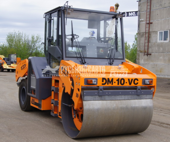 Купить Каток дорожный комбинированный вибрационный DM-10-VC (вес 10 т, шир полосы 1,7 м, ЯМЗ) в компании Русбизнесавто - изображение 8