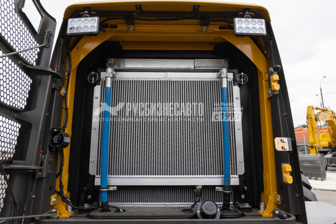 Купить Погрузчик фронтальный LGCE L968F (ковш 5,0 м для легких материалов) в компании Русбизнесавто - изображение 1