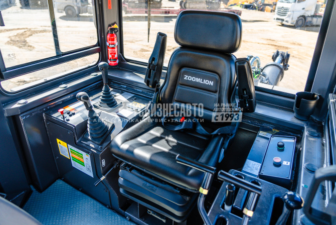 Купить Бульдозер гусеничный ZOOMLION ZD340G (кондиционер, гусеница 560мм, однозубый рыхлитель) в компании Русбизнесавто - изображение 10