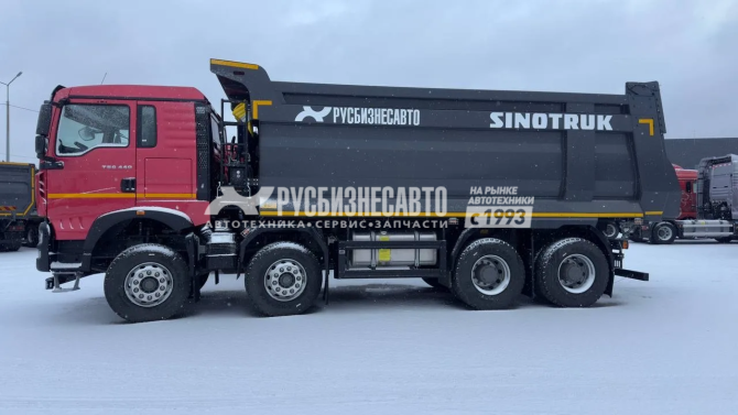 Купить Самосвал HOWO T5G 8x4 ( ZZ3317V306GE1 ) / 6.3*2.3*1.5+0.3 / 22-26 м3 / наклон / п.ч. 5.26 2025г.в. в компании Русбизнесавто - изображение 3