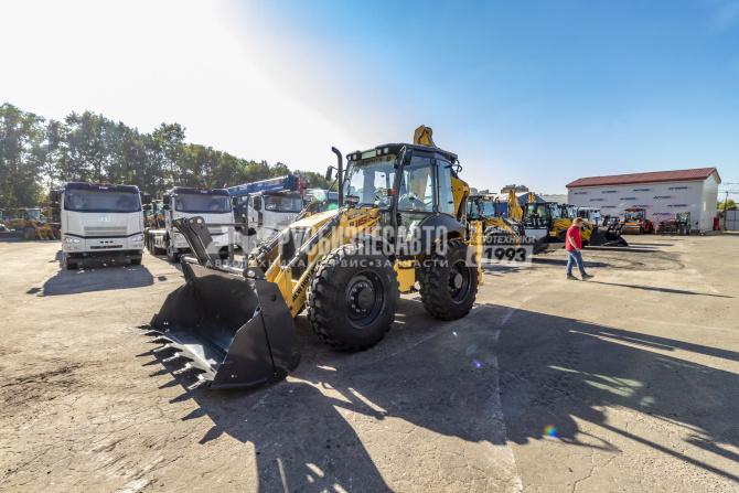 Купить Экскаватор-погрузчик New Holland B115C Performance (рычаги сзади, Италия) в компании Русбизнесавто - изображение 1