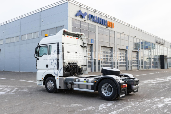 Купить Тягач SITRAK C7H MAX 4x2 ( ZZ4186V391HE ) / с АДР и КОМ / без ретардера в компании Русбизнесавто - изображение 4