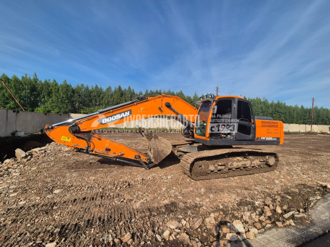 Купить Экскаватор гусеничный DOOSAN DX225LCA б/у (2021 г.в., 10 496 м/ч) (2789) в компании Русбизнесавто - изображение 0