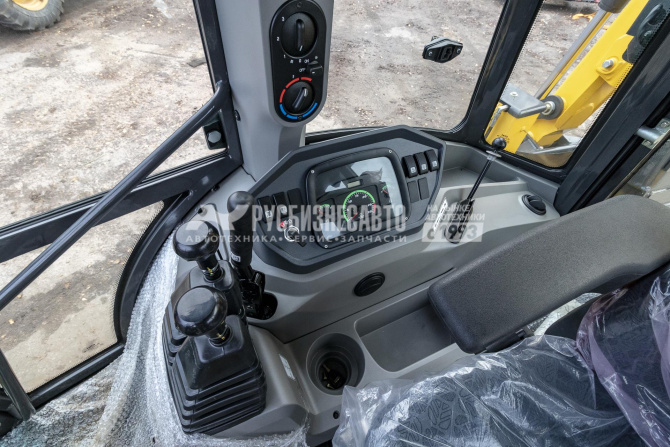 Купить Экскаватор-погрузчик New Holland B80C (с вилами, Индия) – 2025 в компании Русбизнесавто - изображение 6