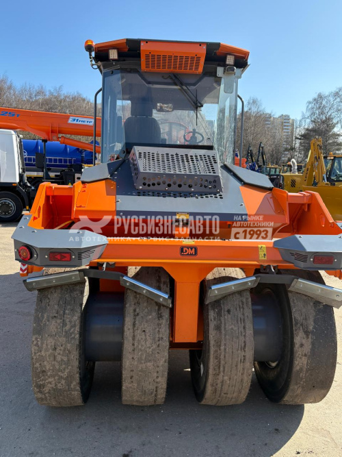 Купить Каток дорожный комбинированный вибрационный DM-13-VC (вес 13 т, шир. полосы 2 м) в компании Русбизнесавто - изображение 16