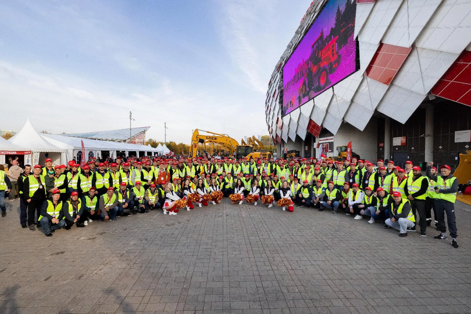 Изображение к статье «Гонка титанов: на стадионе «Спартак» состоялся масштабный финал юбилейного чемпионата Top Driver LGCE»